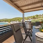 Luna Mare Boutique House *